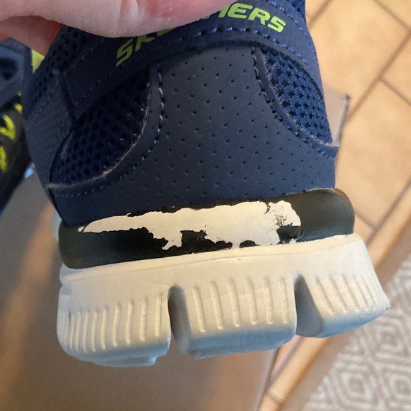 Sketchers boys runners - size 3Y - Picture 7 of 9